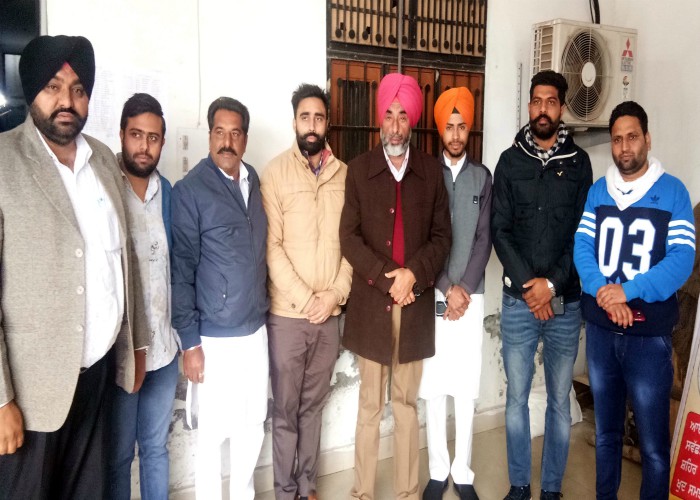 ਕਰਮਜੀਤ ਰਿੰਟੂ ਅੰਮ੍ਰਿਤਸਰ ਦੇ ਮੇਅਰ ਬਨਣ ਨਾਲ ਪਵਿੱਤਰ ਧਰਤੀ ਦਾ ਮਾਣ ਵਧਿਆ - ਪਹੂਵਿੰਡ