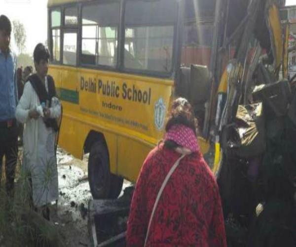 5 children dead including driver in road accident