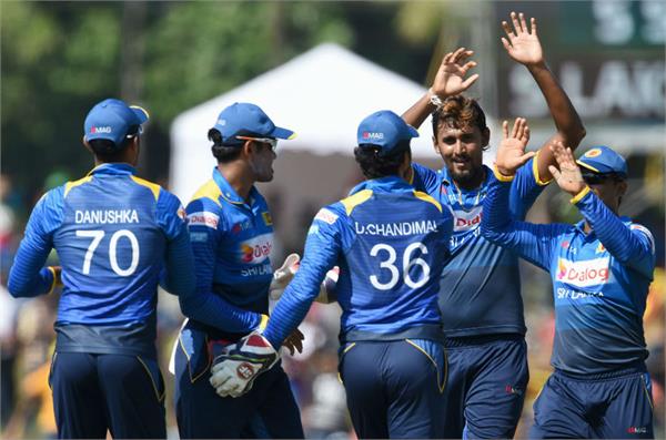 sri lanka reached the final with 10 wickets in the final