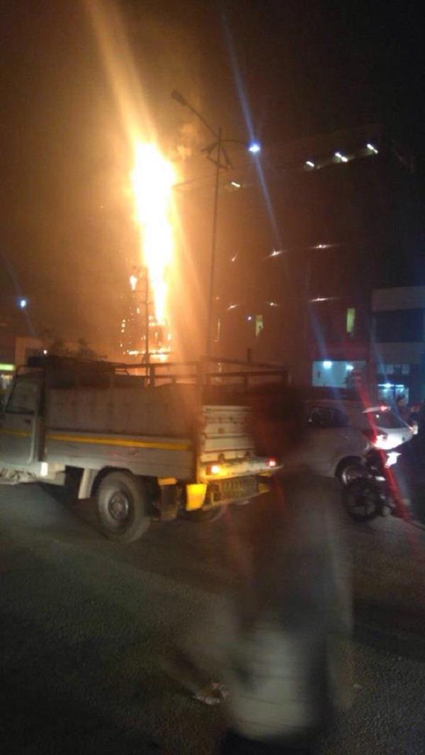 ludhiana hoarding in fire