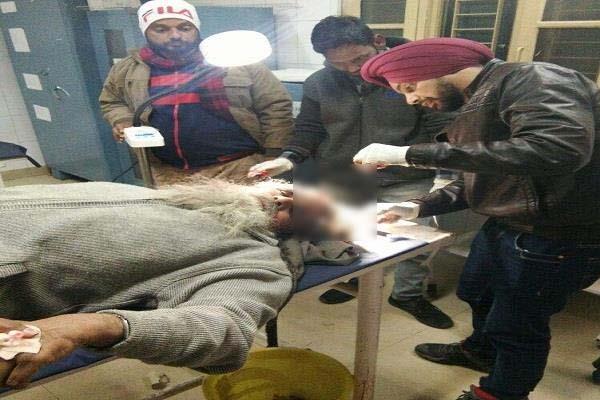 4 robbers abducted by husband and son