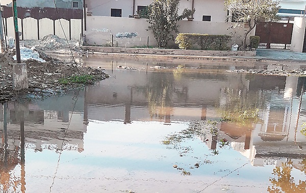 ਵਾਟਰ ਸਪਲਾਈ ਦੀ ਮੇਨ ਪਾਈਪ ਨੁਕਸਾਨੀ