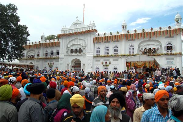 hola mohalla stating from tomorow