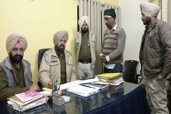 ਚਾਲਕ ਕੋਲੋਂ ਟਿੱਪਰ ਤੇ ਮੋਬਾਇਲ ਖੋਹ ਕੇ ਲੁਟੇਰੇ ਫਰਾਰ