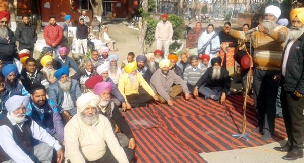 power workers protest roles due to non payment of salaries