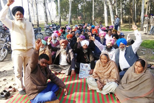 ਬਿਜਲੀ ਮੁਲਾਜ਼ਮਾਂ ਕੀਤੀ ਰੋਸ ਰੈਲੀ