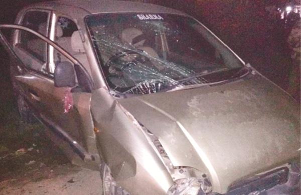 car in the driver  4 family members of same family injured