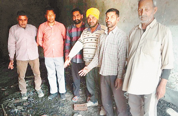 ਸ਼ਾਰਟ-ਸਰਕਟ ਕਾਰਨ ਕੱਪੜੇ ਦੀ ਦੁਕਾਨ ''ਚ ਲੱਗੀ ਅੱਗ