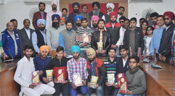 n  f  b launch the website to facilitate blind people
