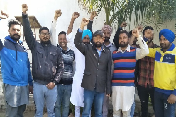 ਠੇਕਾ ਮੁਲਾਜ਼ਮਾਂ ਵੱਲੋਂ ਨਾਅਰੇਬਾਜ਼ੀ