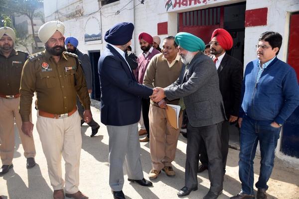 d c  district police chief reviewed the prison