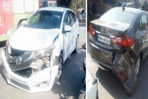 cars collide  a seriously injured