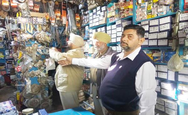 stealing in a spare parts shop