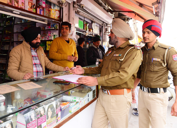 ਗੁਰੂ ਤੇਗ ਬਹਾਦਰ ਡਰੱਗ ਸਟੋਰ ਦਾ ਸ਼ਟਰ ਤੋੜ ਕੇ 3.5 ਲੱਖ ਦੀ ਚੋਰੀ