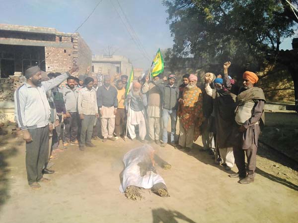 ਬਜਟ ਖਿਲਾਫ ਜੇਤਲੀ ਦੇ ਪੁਤਲੇ ਫੂਕੇ