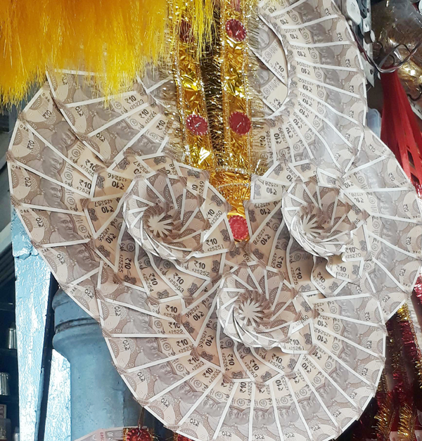 1 ਰੁਪਏ ਦਾ ਨਵਾਂ ਨੋਟ 10 ''ਚ ਅਤੇ 10 ਵਾਲਾ 20 ਰੁਪਏ ''ਚ ਹੋ ਰਿਹਾ ਬਲੈਕ