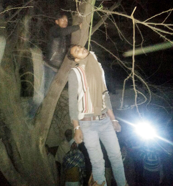 ਪਰਲਜ਼ ਕਾਲੋਨੀ ''ਚ ਕਤਲ ਕਰ ਕੇ ਲਾਸ਼ ਕਿੱਕਰ ''ਤੇ ਟੰਗੀ