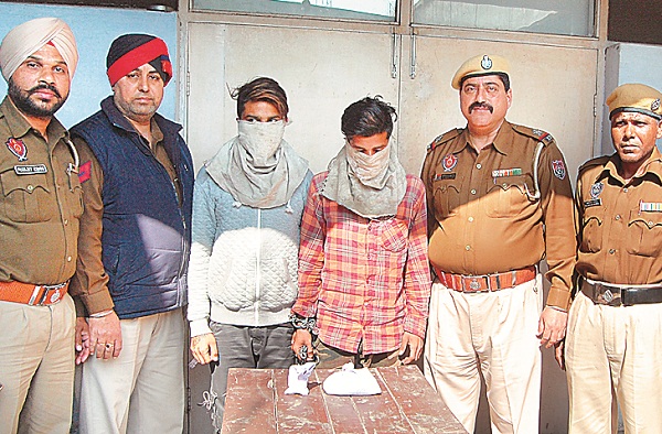 ਨਸ਼ੇ ਵਾਲੀਆਂ ਗੋਲੀਆਂ ਸਣੇ 2 ਅੜਿੱਕੇ