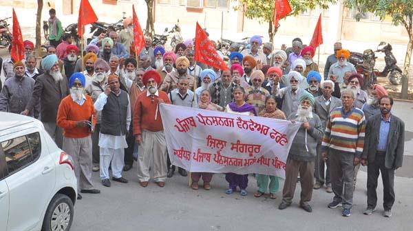 march marches protested by the pensioners against the unemployment
