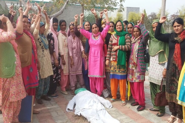 ਆਂਗਣਵਾੜੀ ਯੂਨੀਅਨ ਨੇ ਵਿੱਤ ਮੰਤਰੀ ਦਾ ਪੁਤਲਾ ਫੂਕਿਆ