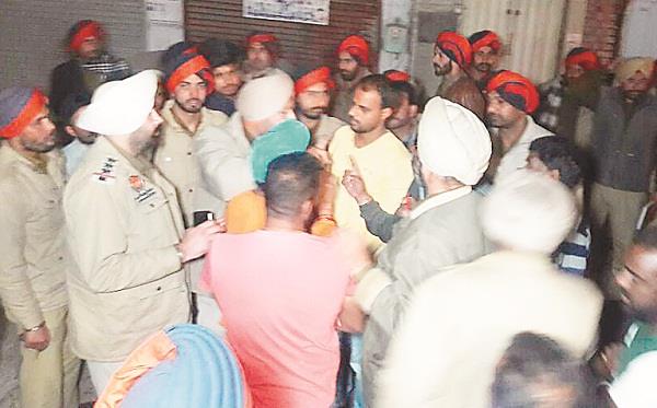 police is investigating subhash sondhi and raju khosla