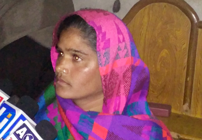 ਔਰਤ ਵੱਲੋਂ ਐੱਸ. ਐੱਚ. ਓ. ''ਤੇ ਕੁੱਟ-ਮਾਰ ਕਰਨ ਤੇ ਨਾਜਾਇਜ਼ ਤੌਰ ''ਤੇ ਹਿਰਾਸਤ ''ਚ ਰੱਖਣ ਦਾ ਦੋਸ਼