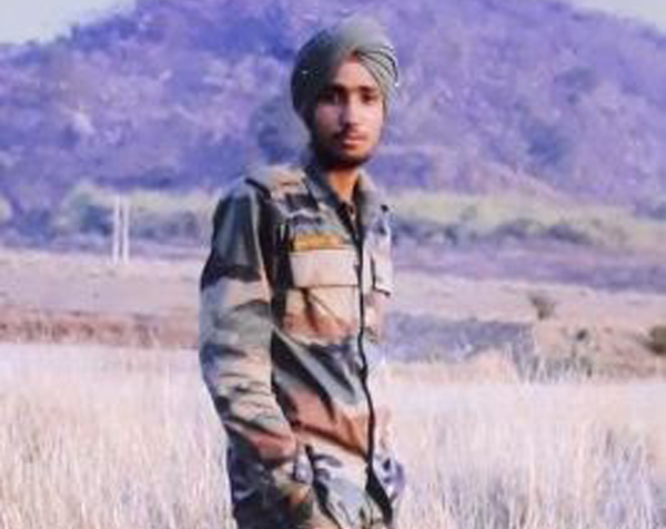 ਮਾਂ ਦਾ ਸਿਵਾ ਕੱਲ ਬਲਿਆ ਤੇ ਗੱਭਰੂ ਫੌਜੀ ਪੁੱਤ ਦਾ ਅੱਜ