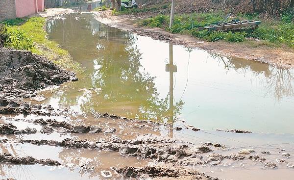 poor in mawa singh wala  s road condition