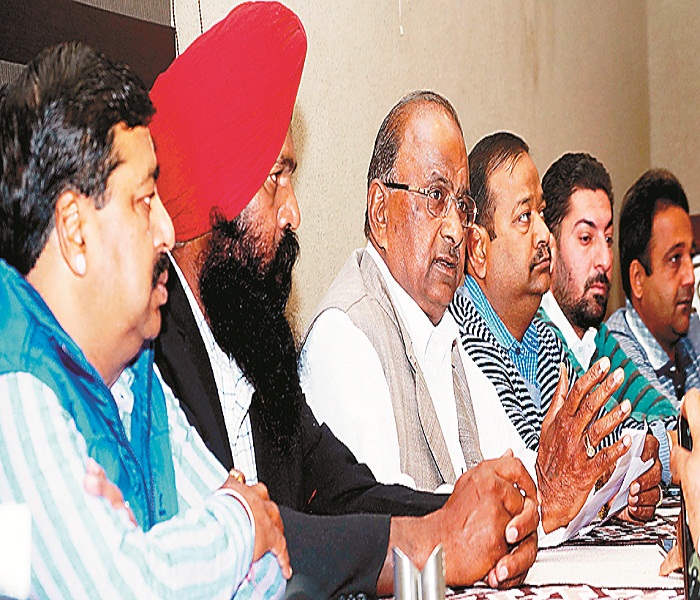 ਅਕਾਲੀ-ਭਾਜਪਾ ਸਰਕਾਰ ਸਮੇਂ ਪਾਸ ਹੋਏ ਸੀਵਰੇਜ ਪ੍ਰਾਜੈਕਟ ਦਾ ਸਿਹਰਾ ਲੈਣਾ ਚਾਹੁੰਦੇ ਨੇ ਕਾਂਗਰਸੀ : ਗਰਗ