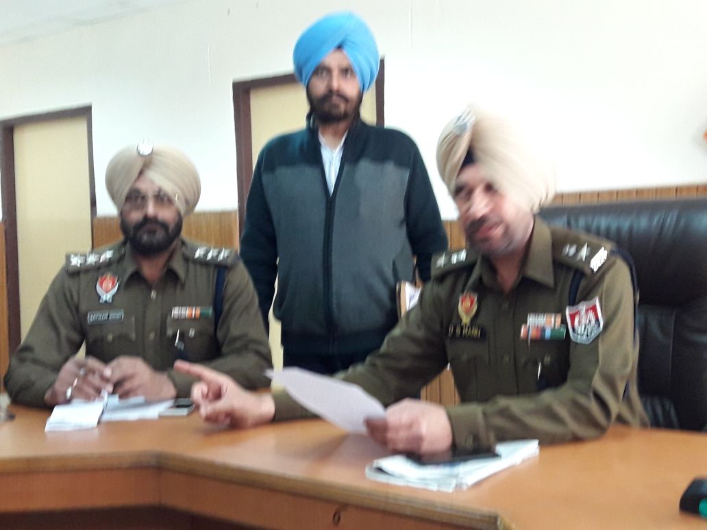 ਤਰਨਤਾਰਨ : ਬਜ਼ਾਰ ''ਚ ਗੁੰਡਾਗਰਦੀ ਕਰਨ ਵਾਲੇ 4 ਵਿਅਕਤੀ ਗ੍ਰਿਫਤਾਰ