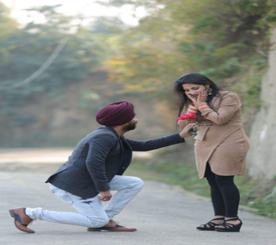 ਜਲੰਧਰ 'ਚ ਰਹੀ 'ਵੈਲੇਨਟਾਈਨ ਡੇਅ' ਦੀ ਧੂਮ, 'ਲਵਰਸ' ਤੇ ਦੋਸਤਾਂ ਨੇ ਇੰਝ ਮਨਾਇਆ ਇਹ ਦਿਨ  (ਤਸਵੀਰਾਂ)