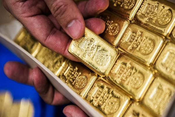 gold etf shone  fdi inflows into investors in 10 months  679 crores
