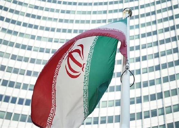 citizen  frustrated  conversation