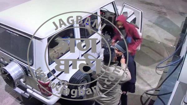robbery in petrol pump
