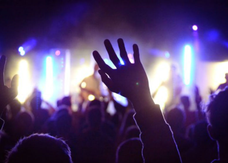 ਲਾਅ ਯੂਨੀਵਰਸਿਟੀ ਦੀ ਪਾਰਟੀ ''ਚ ਛਲਕਿਆ ਜਾਮ, ਵਿਦਿਆਰਥਣ ਨਾਲ ਹੋਈ ਛੇੜਛਾੜ