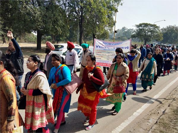 contract employees protest