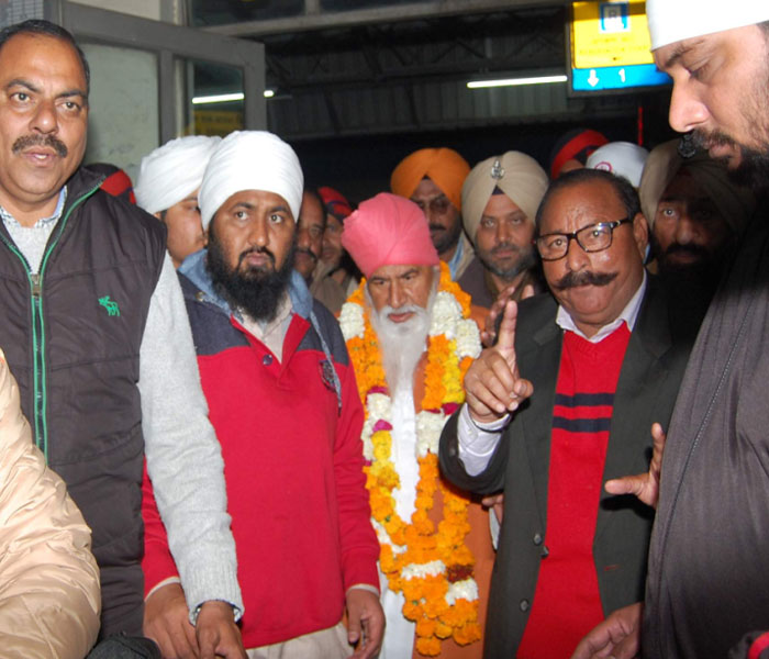 ਸ੍ਰੀ ਗੁਰੂ ਰਵਿਦਾਸ ਮਹਾਰਾਜ ਜੀ ਦਾ ਪ੍ਰਕਾਸ਼ ਉਤਸਵ ਮਨਾ ਕੇ ਵਾਰਾਣਸੀ ਤੋਂ ਪਰਤੀ ਸੰਗਤ