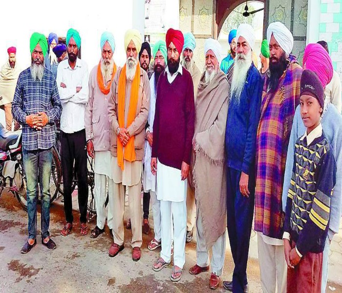 2 ਕੈਬਨਿਟ ਵਜ਼ੀਰਾਂ ਦੇ ਹਲਕੇ ''ਚ ਪੈਂਦੀ ਟੁੱਟੀ ਸੜਕ ਕਾਰਨ ਮਚੀ ਹਾਹਾਕਾਰ