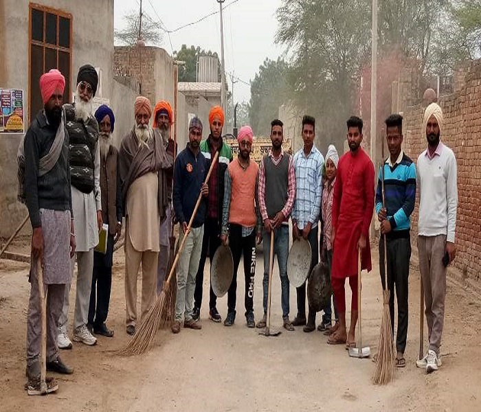 ਪਿੰਡ ਅਹਿਮਦਪੁਰ ਵਿਖੇ ਸੰਸਥਾਵਾਂ ਨੇ ਚੁੱਕਿਆ ਸਫਾਈ ਦਾ ਬੀੜਾ