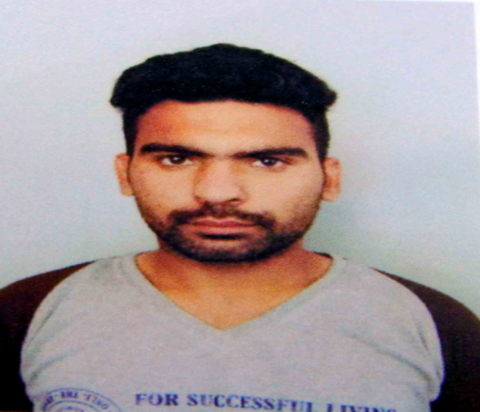 ਸ਼ੱਕੀ ਹਾਲਾਤ ''ਚ ਖੇਤ ''ਚੋਂ ਮਿਲਿਆ ਨੌਜਵਾਨ, ਹਸਪਤਾਲ ''ਚ ਹੋਈ ਮੌਤ