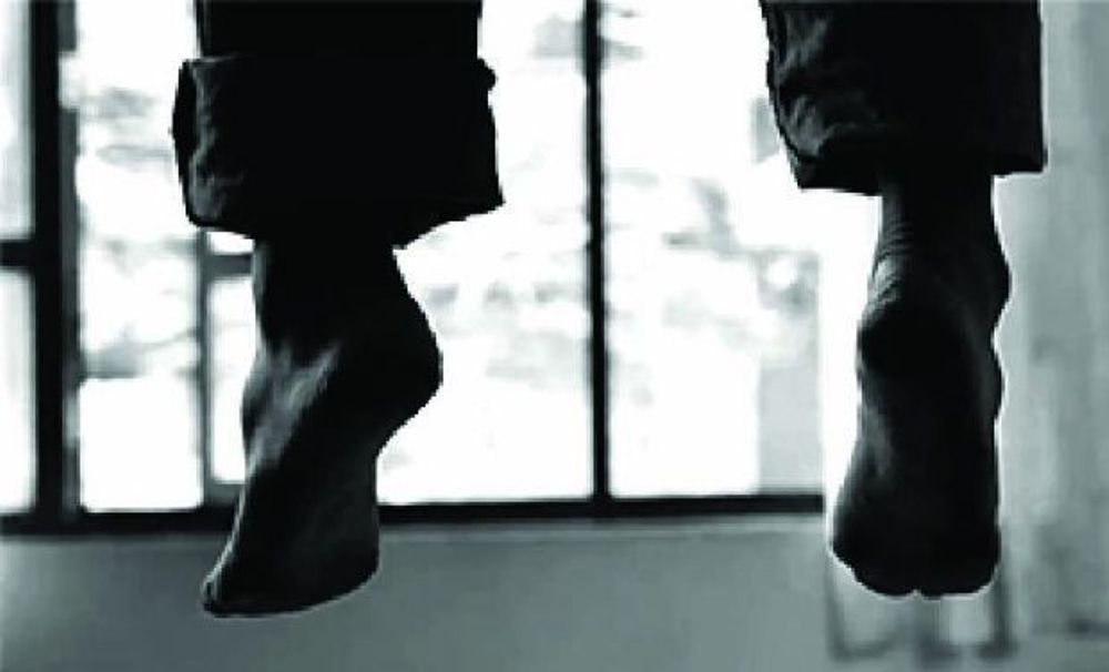 ਬਠਿੰਡਾ ''ਚ ਦੋ ਨੌਜਵਾਨਾਂ ਨੇ ਕੀਤੀ ਖੁਦਕੁਸ਼ੀ