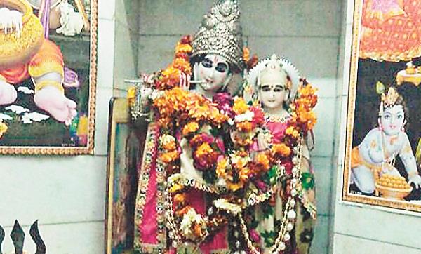temple  the thieves ridiculed radha rani  s crown