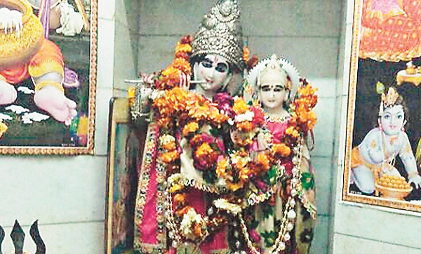 ਮੰਦਰ ''ਚੋਂ ਚੋਰਾਂ ਨੇ ਰਾਧਾ ਰਾਣੀ ਦਾ ਮੁਕਟ ਉਡਾਇਆ