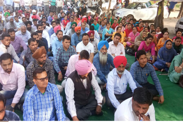 ਸਾਂਝੇ ਅਧਿਆਪਕ ਮੋਰਚੇ ਨੇ ਸਰਕਾਰ ਖਿਲਾਫ ਕੀਤਾ ਰੋਸ ਮੁਜ਼ਾਹਰਾ