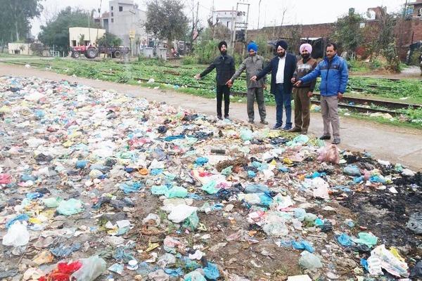 people are disturbed due to the dirt patch adjacent to fatenangal gate