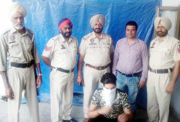 ਹੈਰੋਇਨ ਸਮੇਤ ਨੌਜਵਾਨ ਕਾਬੂ