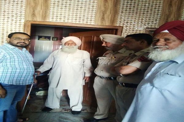 the thieves cleared the hand of two houses
