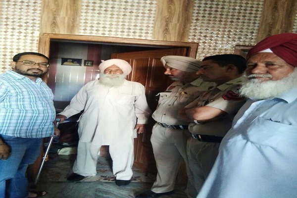ਚੋਰਾਂ ਨੇ 2 ਘਰਾਂ ''ਚੋਂ ਕੀਤਾ ਹੱਥ ਸਾਫ