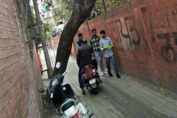 people are distraught due to sewerage leakage in green avenue