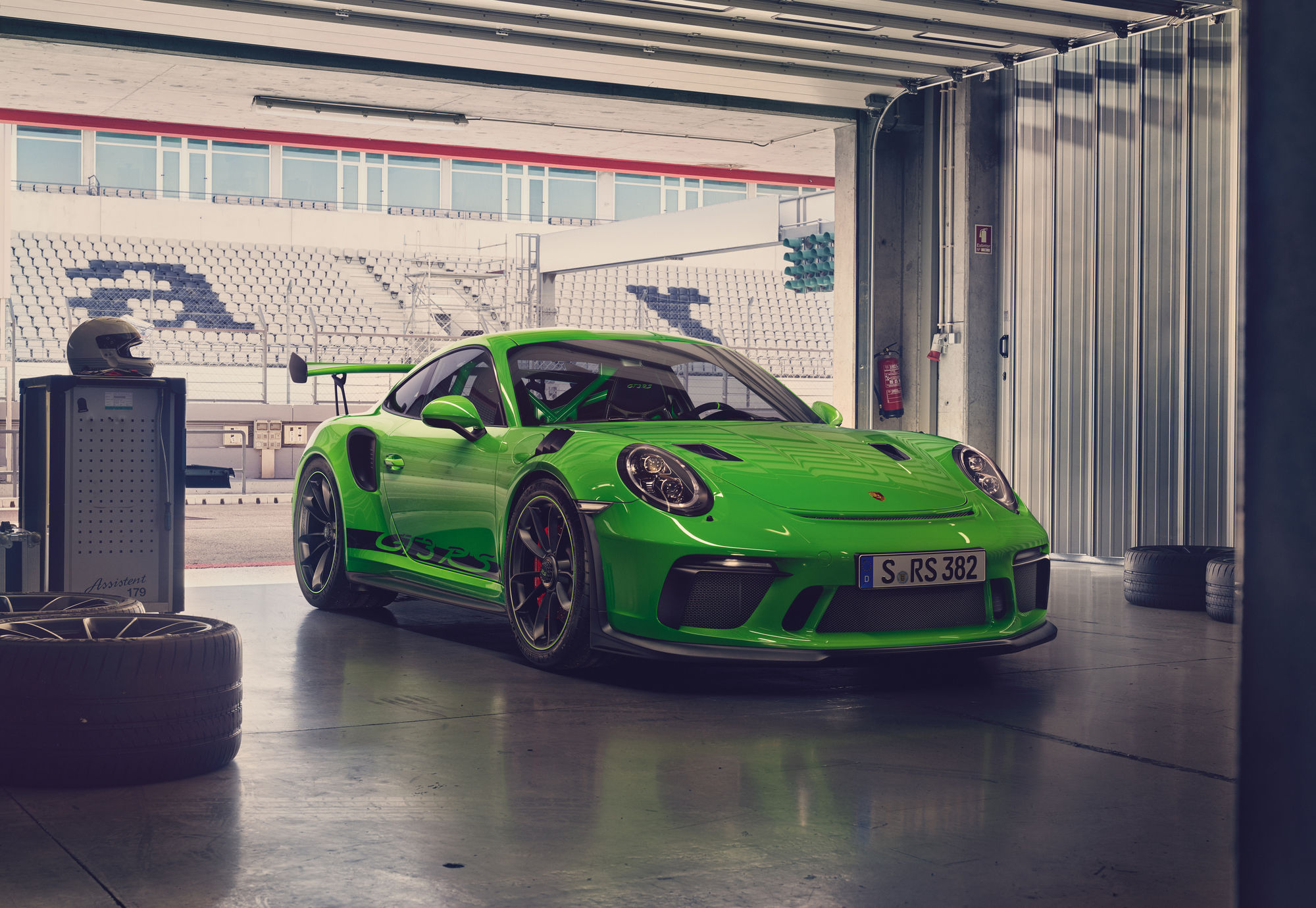Geneva Motor Show 2018 :ਪੋਰਸ਼ ਨੇ ਲਾਂਚ ਕੀਤੀ ਨਵੀਂ ਪਾਵਰਫੁੱਲ 911 GT3 RS